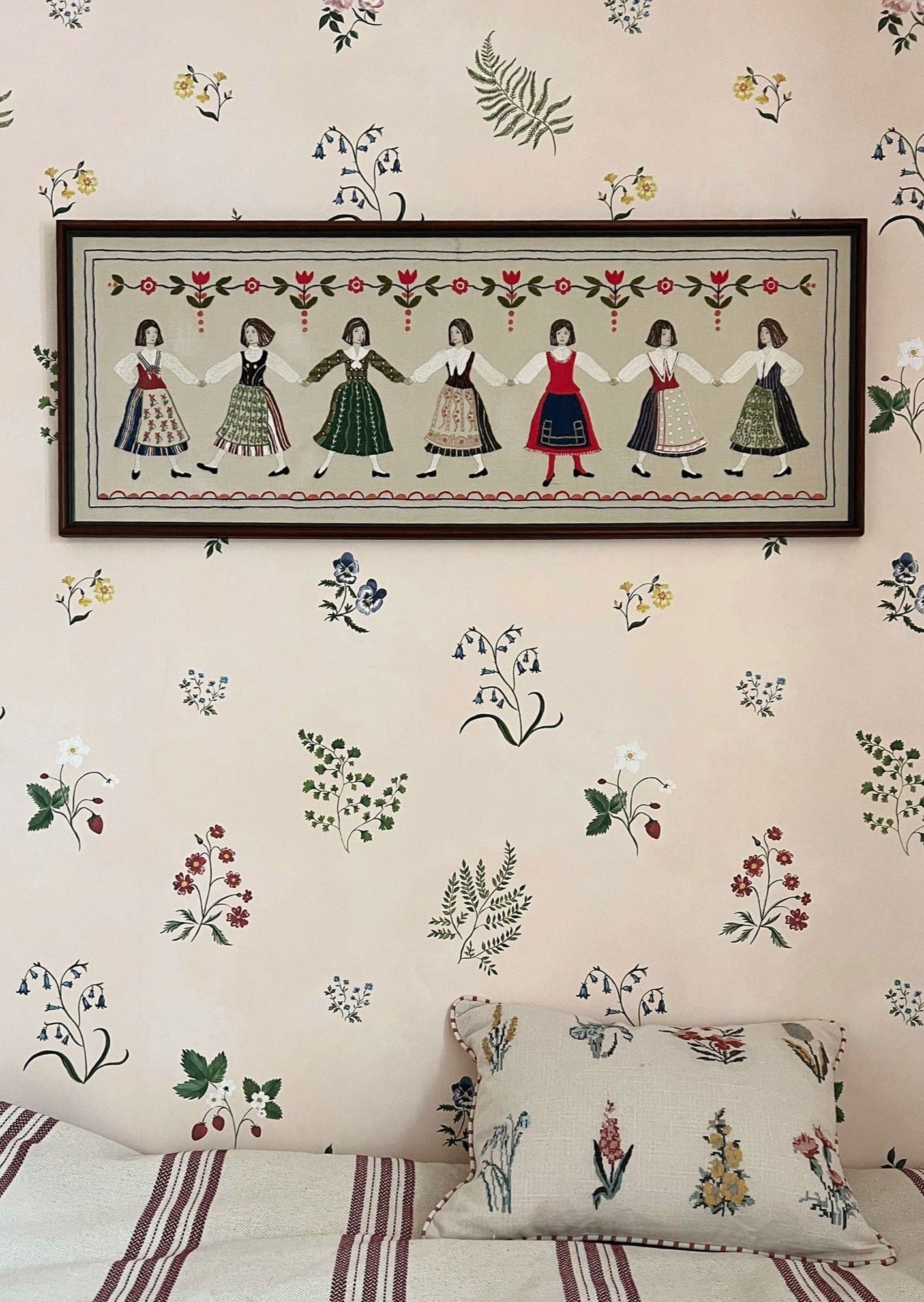 Herbarium Wallpaper ~ Wildflower
