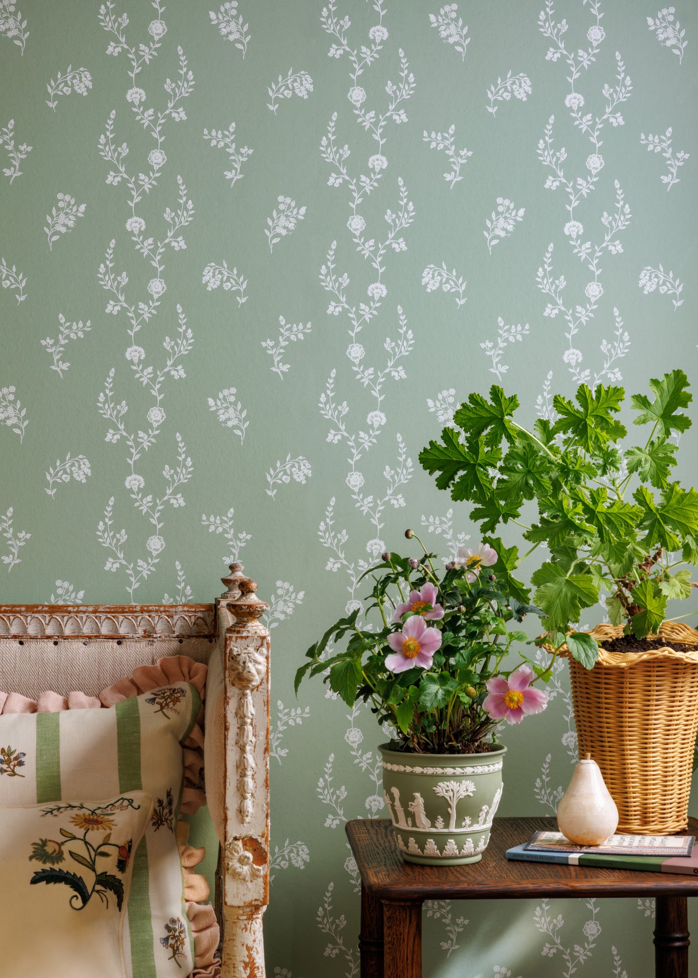 Indienne Lace Wallpaper ~ Sea Green