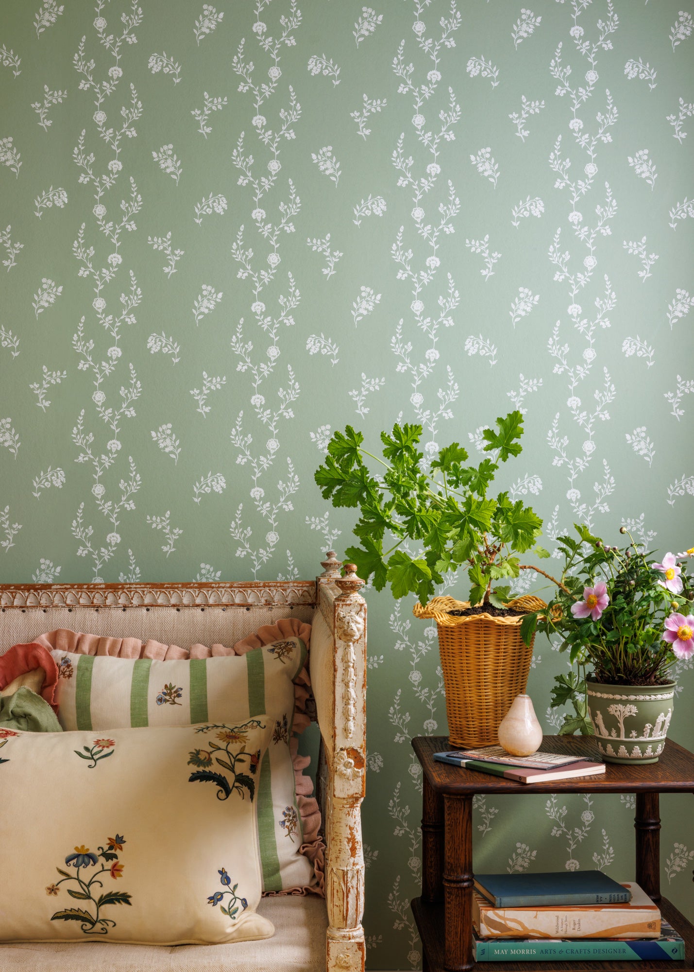 Indienne Lace Wallpaper ~ Sea Green