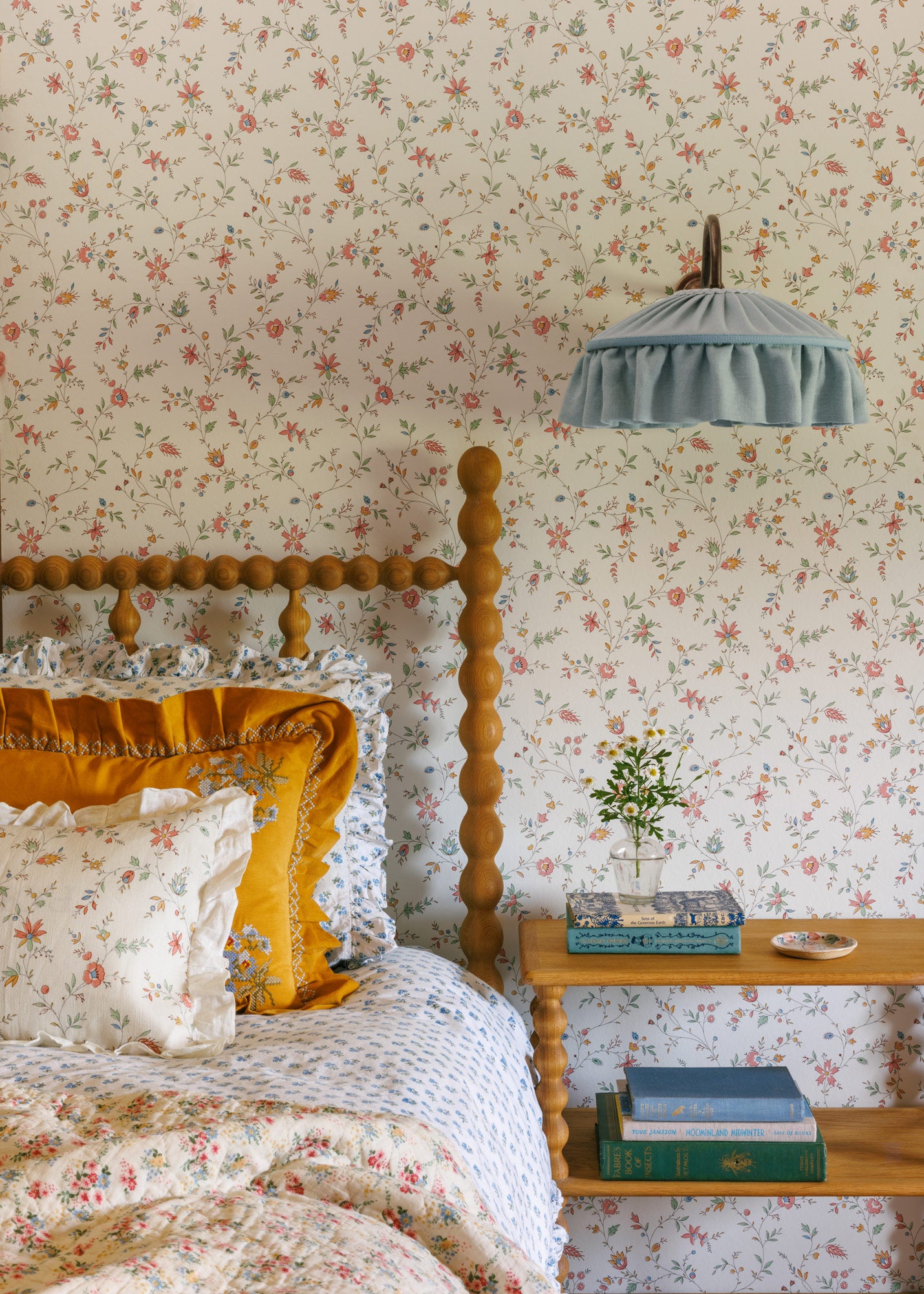 Indienne Trailing Wallpaper ~ Meadow
