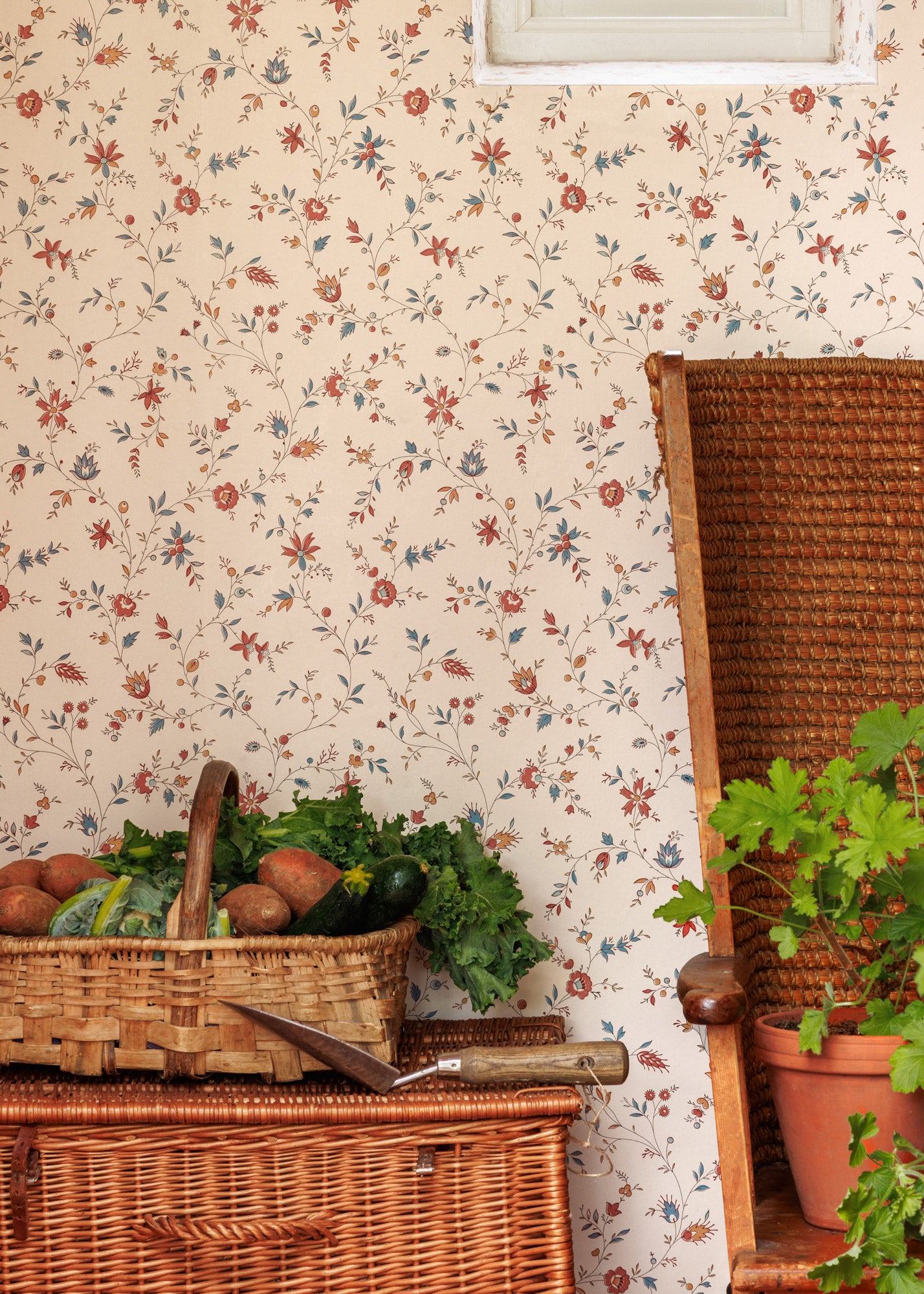 Indienne Trailing Wallpaper ~ Russet