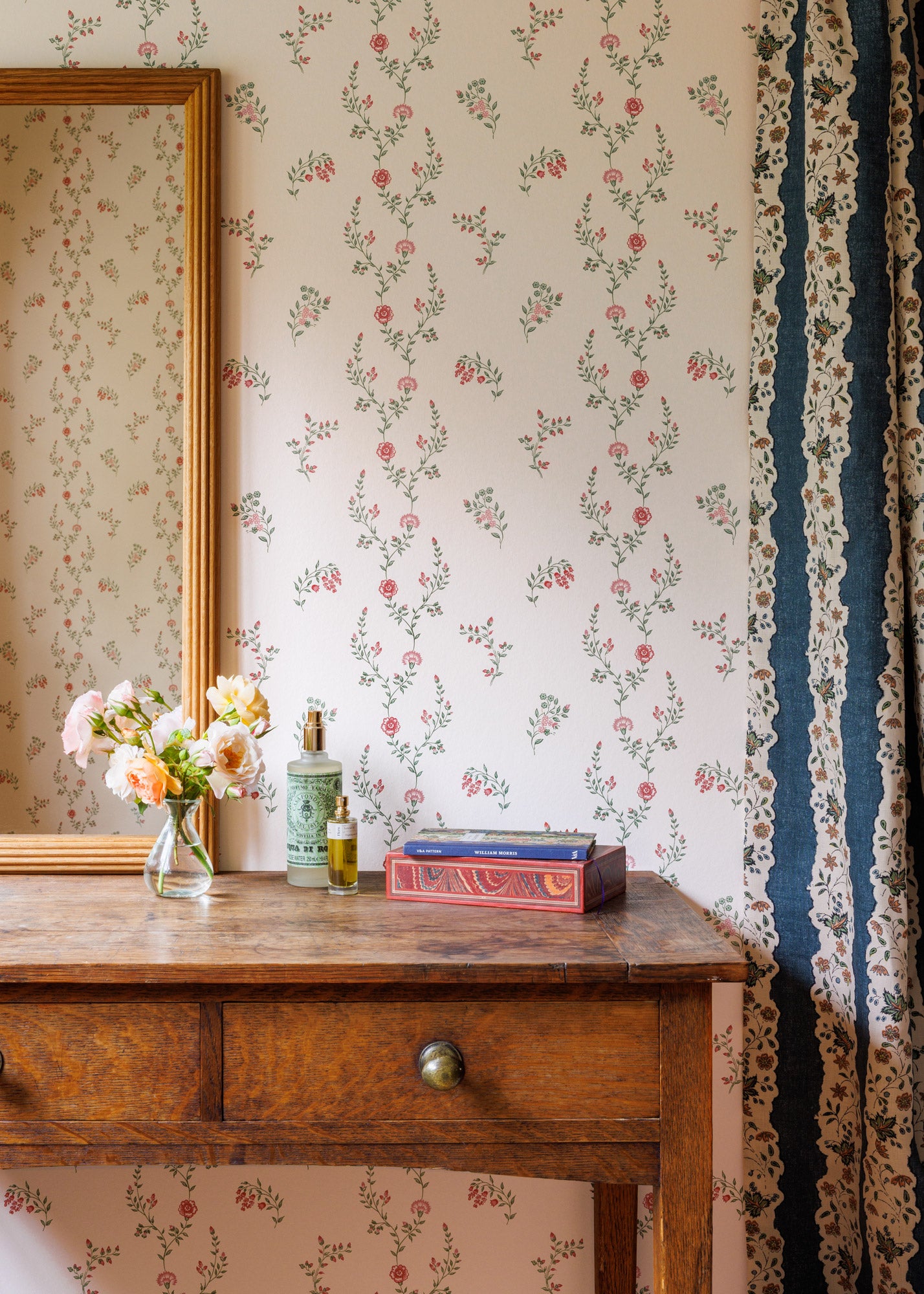 Indienne Vine Wallpaper ~ Crimson / Rose