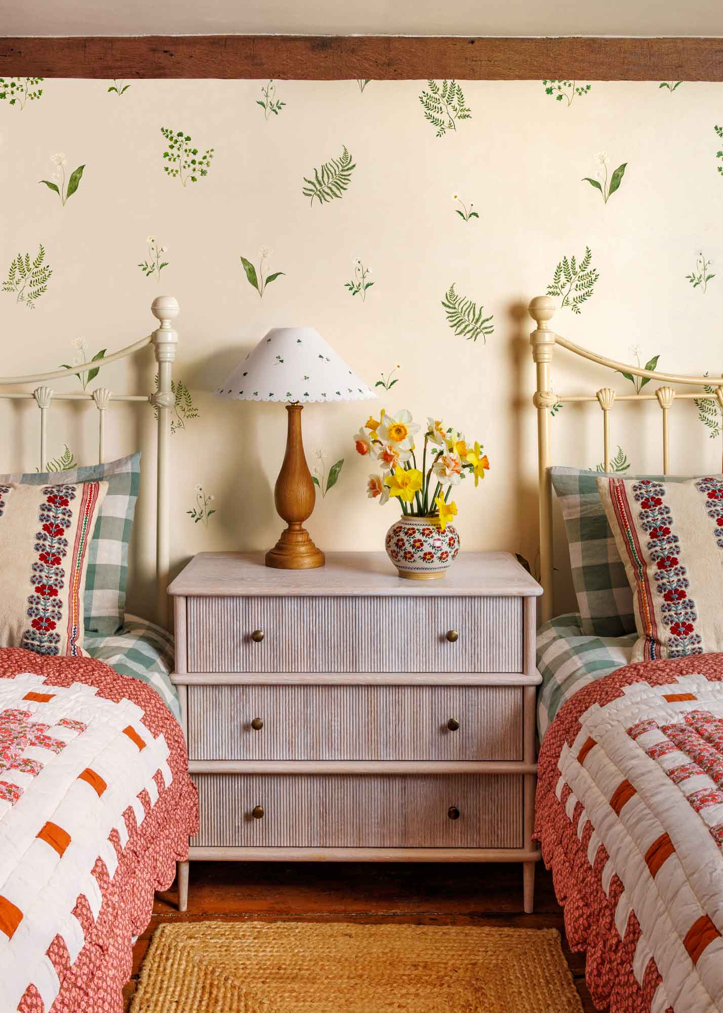Herbarium Forest Wallpaper ~ Ivory