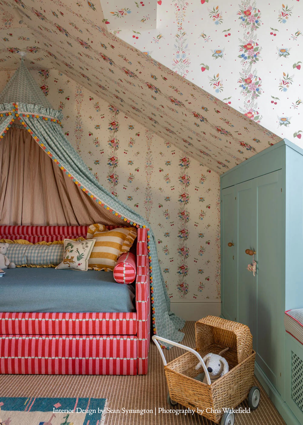 Nutcracker Stripe Wallpaper