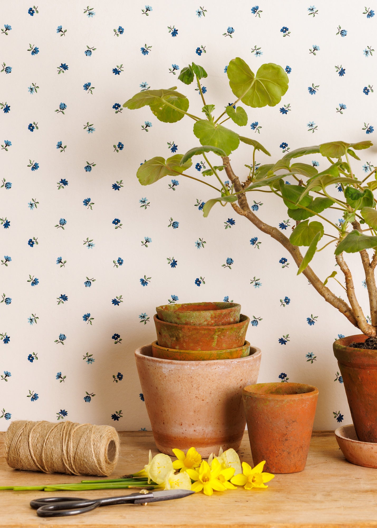 Petites Fleurs Wallpaper ~ Delft