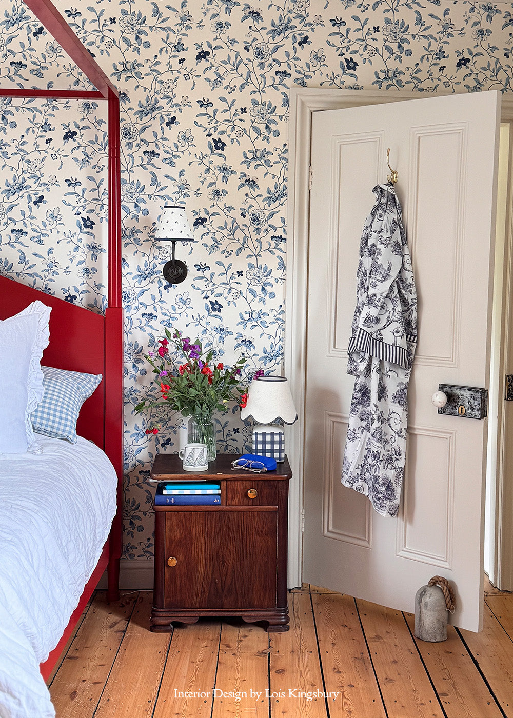 Secret Garden Wallpaper ~ Delft