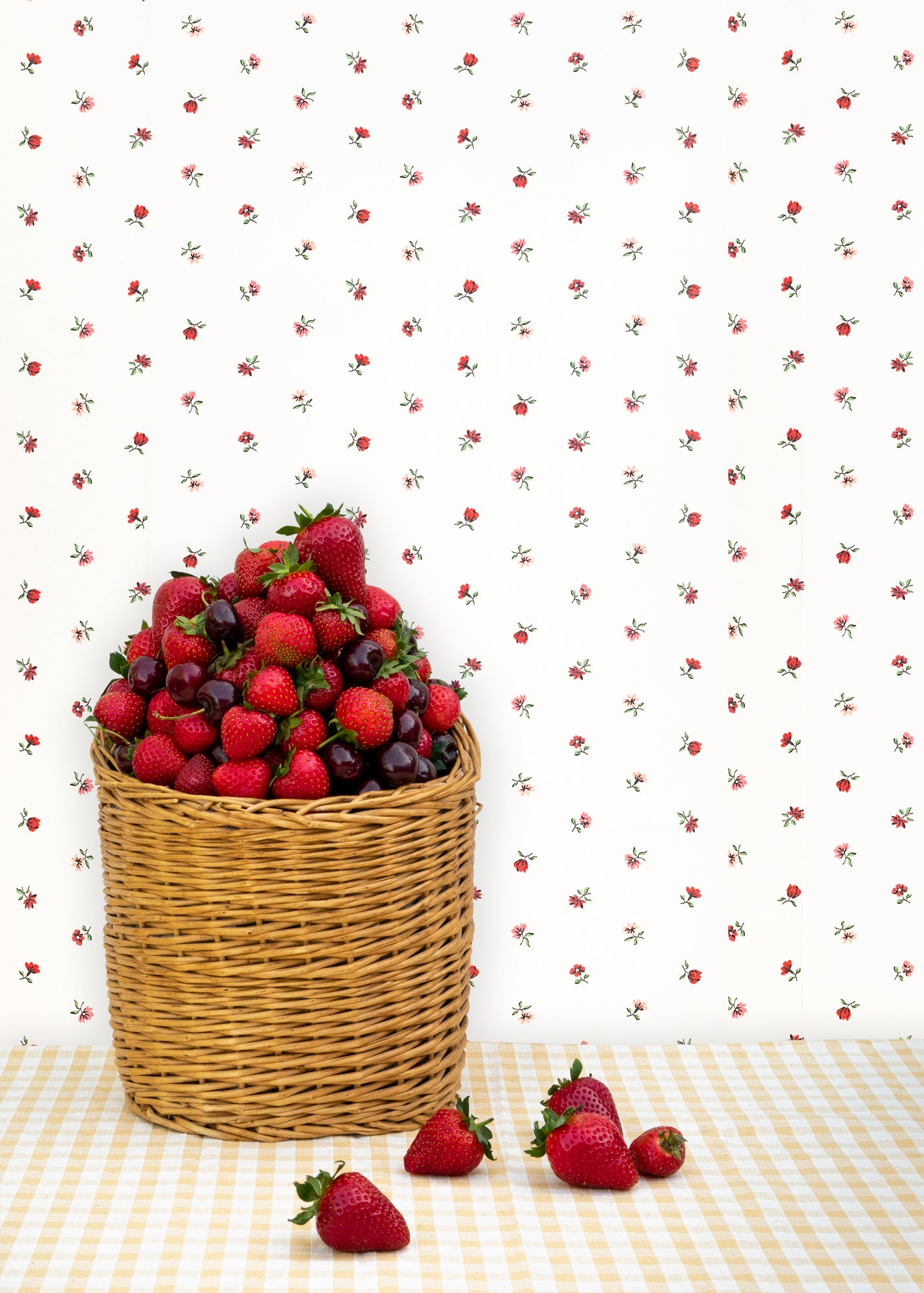 Petites Fleurs Wallpaper ~ Berry