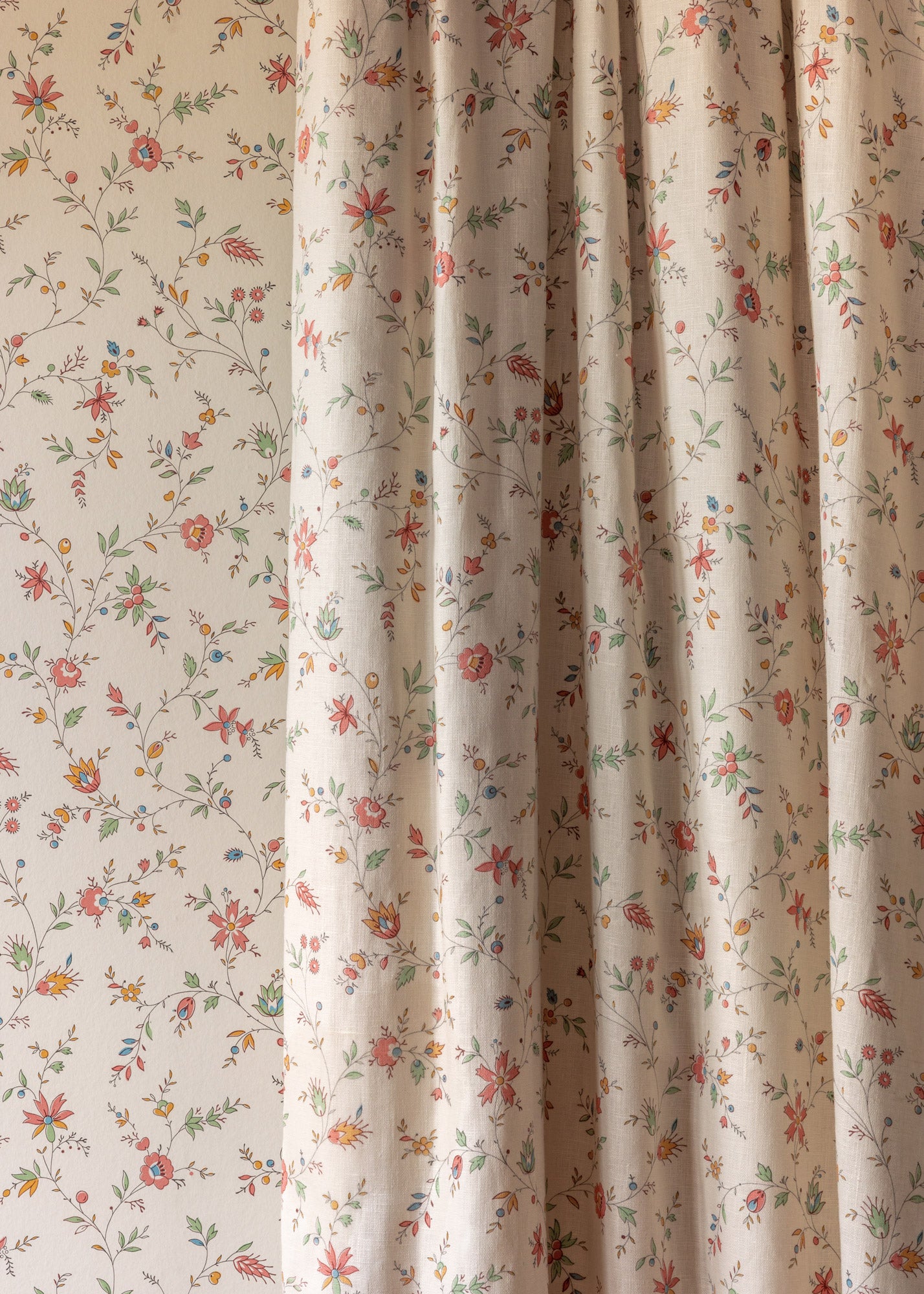 Indienne Trailing Fabric ~ Meadow