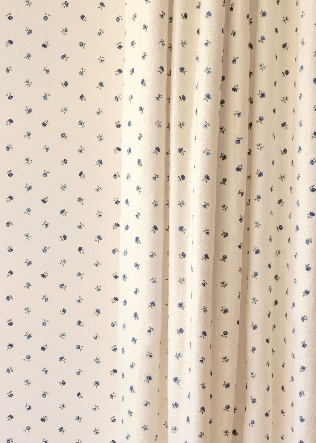 Petites Fleurs Linen Fabric ~ Delft