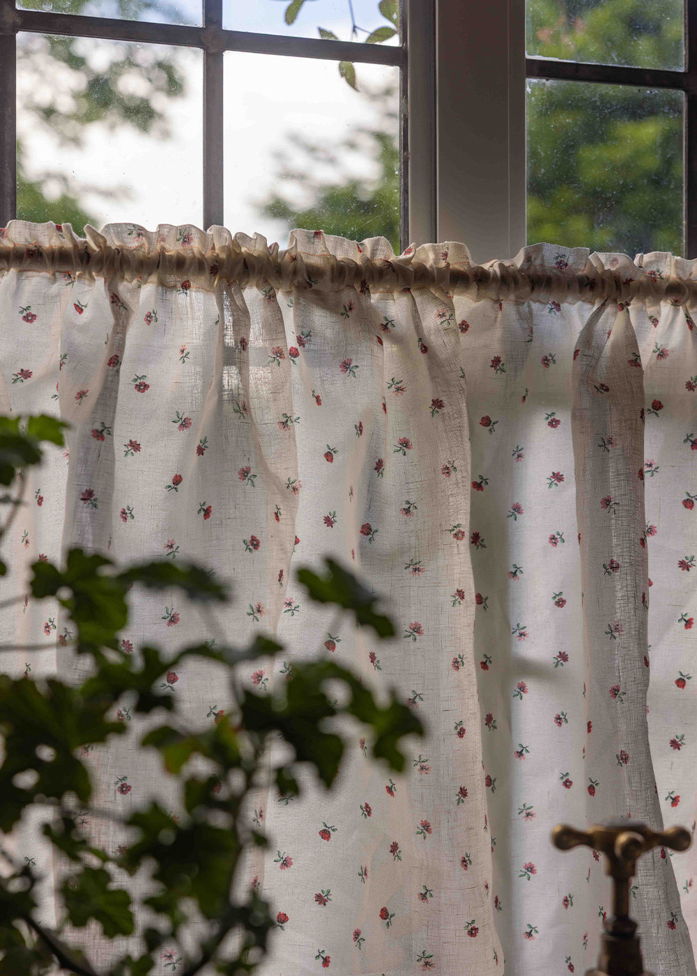 Petites Fleurs Voile Fabric ~ Berry